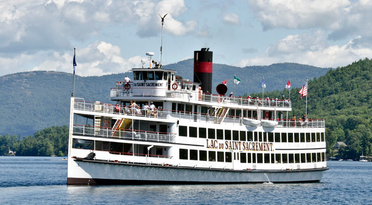 the Lac Du Saint Sacrement cruise ship