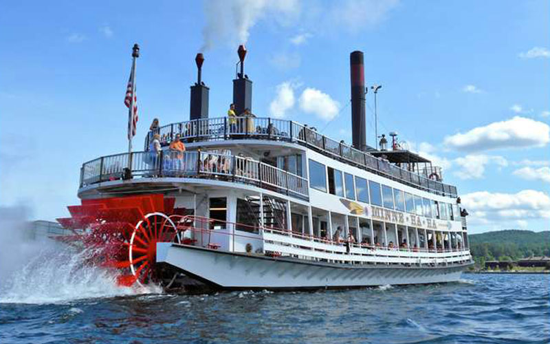 steamboat on lake george