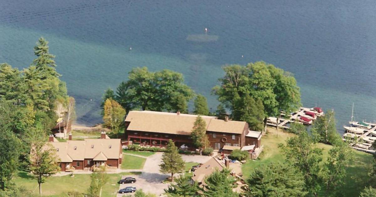 aerial view of waterfront lodging property