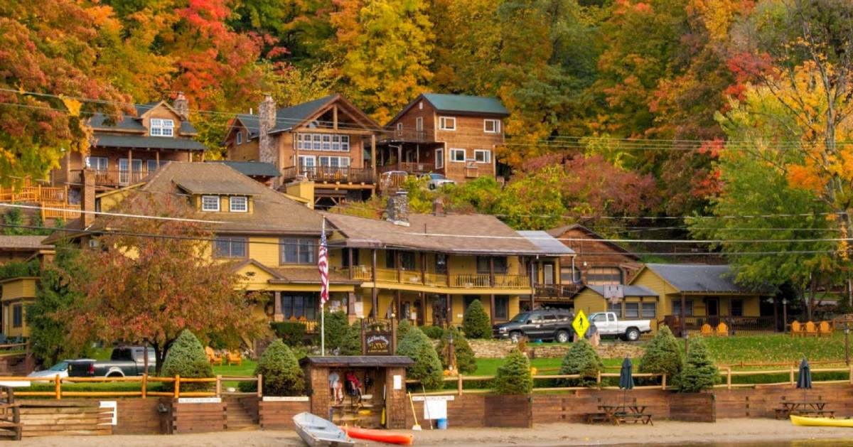 A Romantic Fall Getaway at a Lakeside Resort on Lake