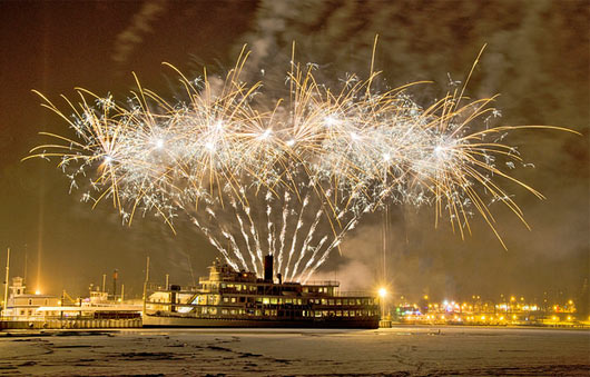 lake george new years fireworks cruise