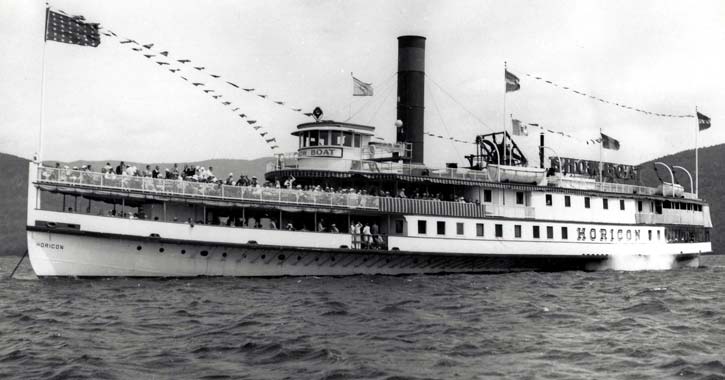 the second horicon steamboat on the water