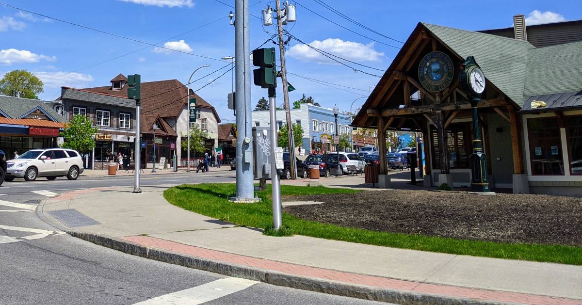 visitors center and road