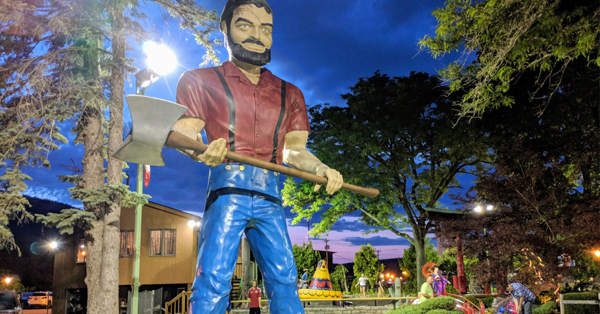 Paul Bunyan statue in mini golf course