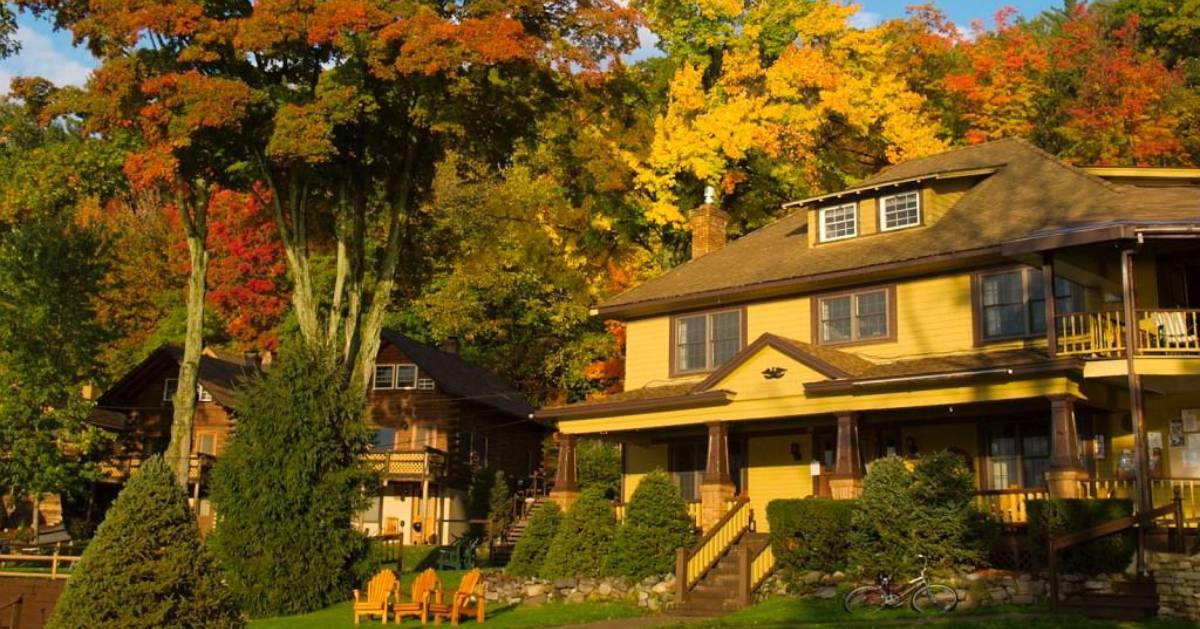 Where To Stay In Lake George This Fall Editors Picks